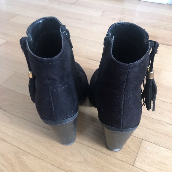 Ankle booties - Picture 2 of 3